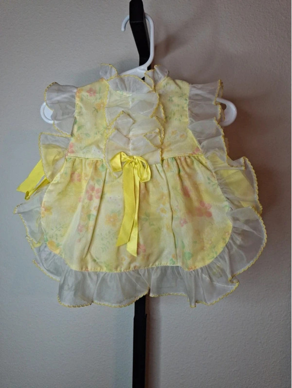Pert'n Sassy Styled by Miss Bea yellow and white frilly toddler size M